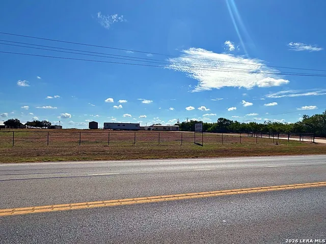 823 S State Highway 16 Jourdanton, TX 78026