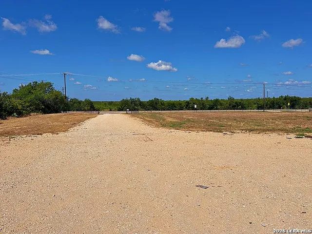 823 S State Highway 16 Jourdanton, TX 78026