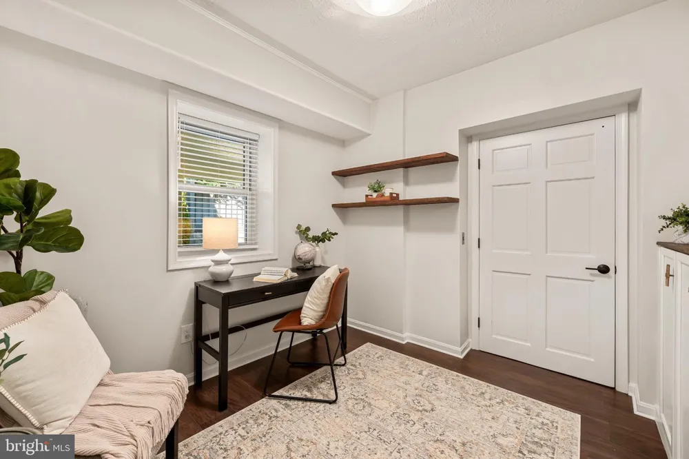 101 EARLEY Alexandria, VA 22304