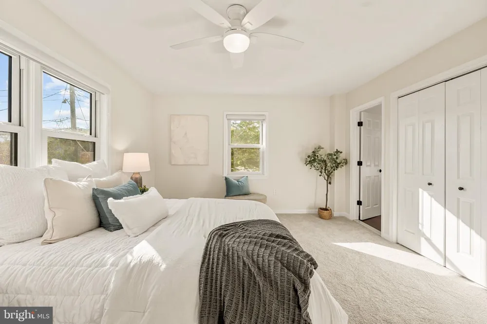 101 EARLEY Alexandria, VA 22304