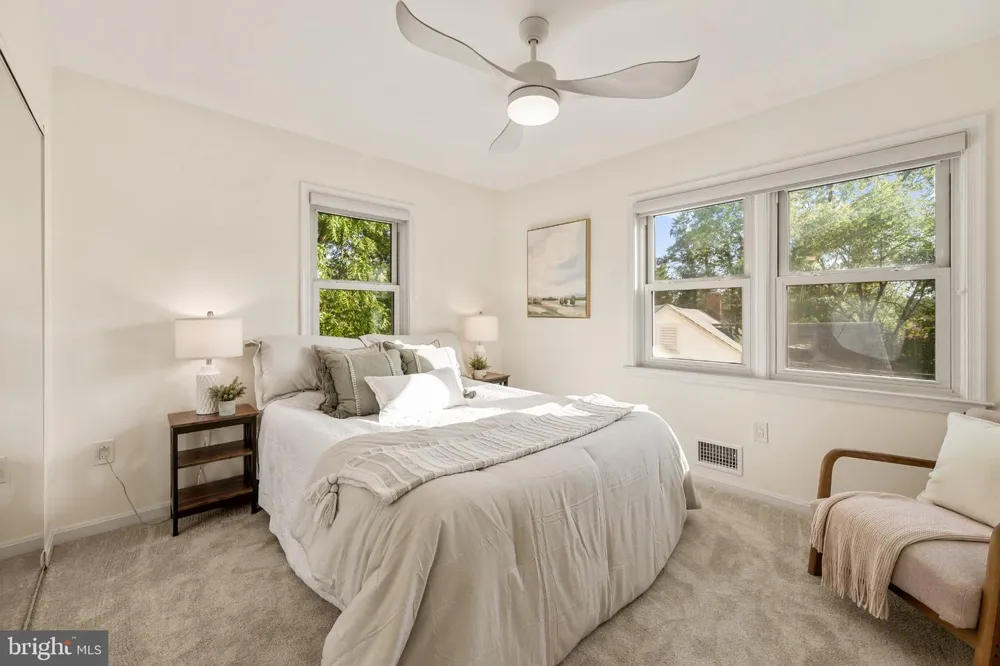 101 EARLEY Alexandria, VA 22304