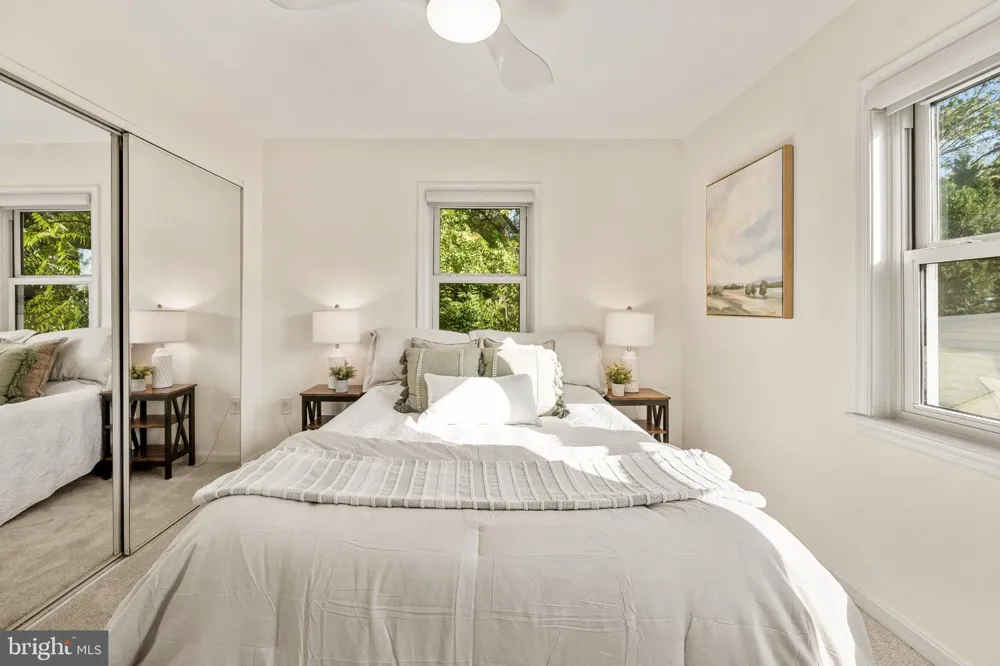 101 EARLEY Alexandria, VA 22304