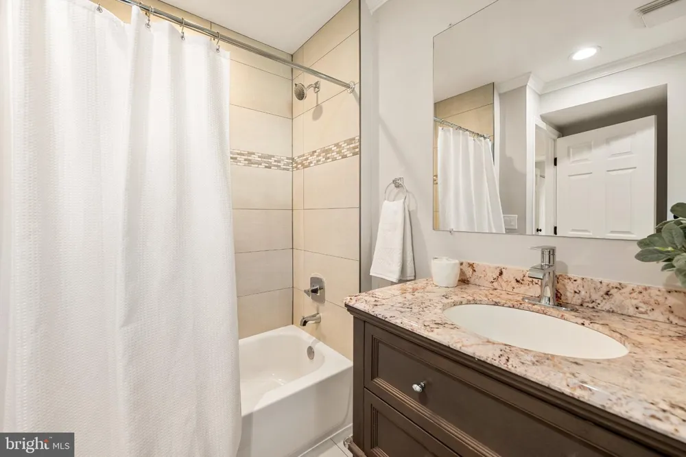 101 EARLEY Alexandria, VA 22304