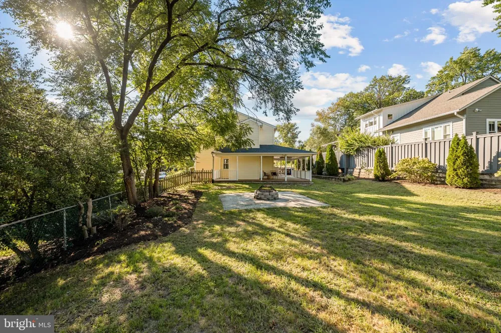 101 EARLEY Alexandria, VA 22304