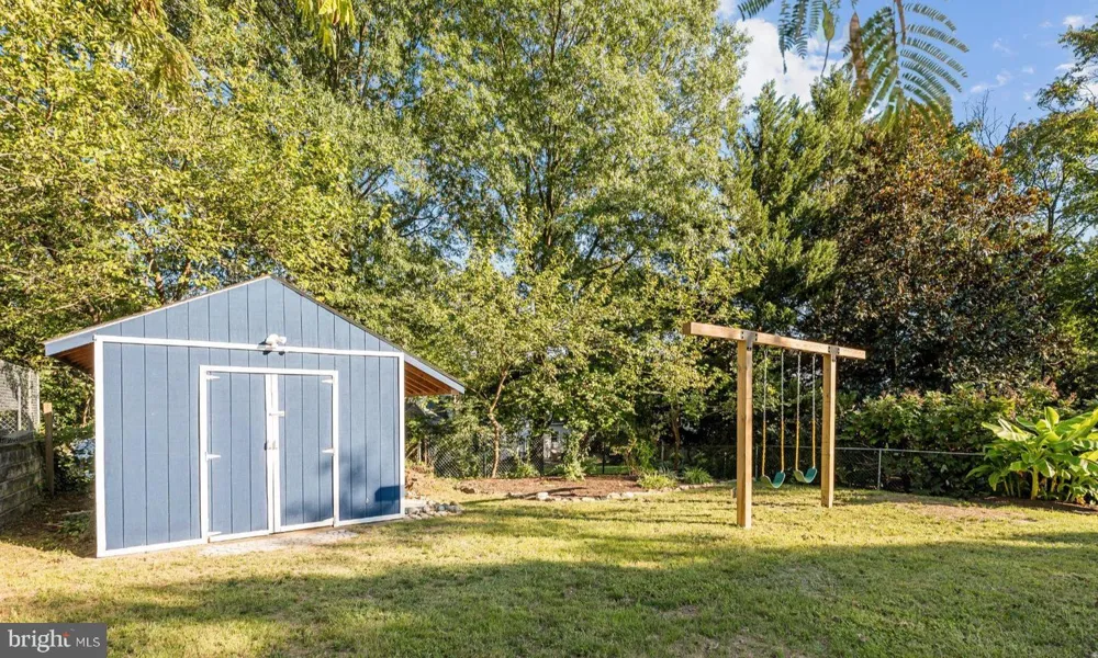 101 EARLEY Alexandria, VA 22304