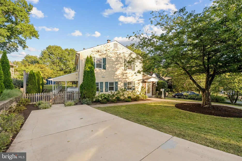 101 EARLEY Alexandria, VA 22304