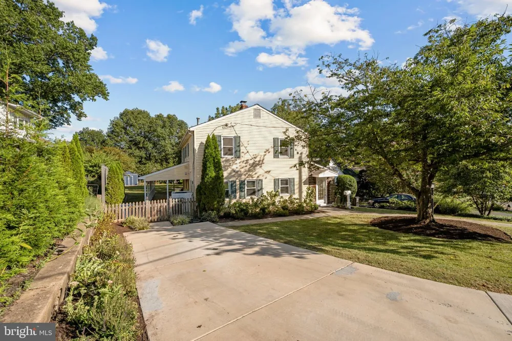 101 EARLEY Alexandria, VA 22304