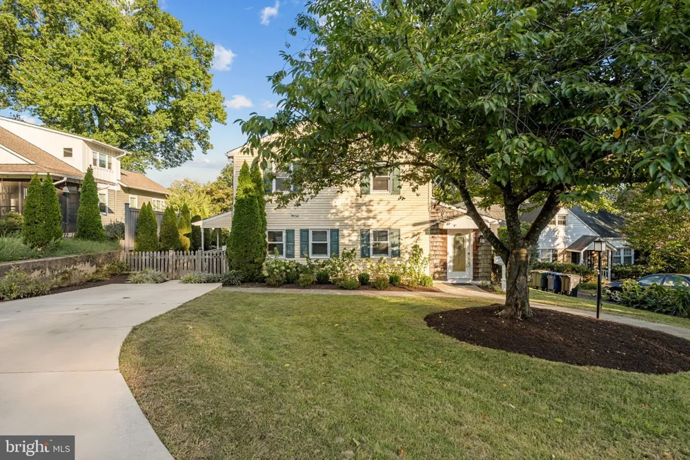 101 EARLEY Alexandria, VA 22304
