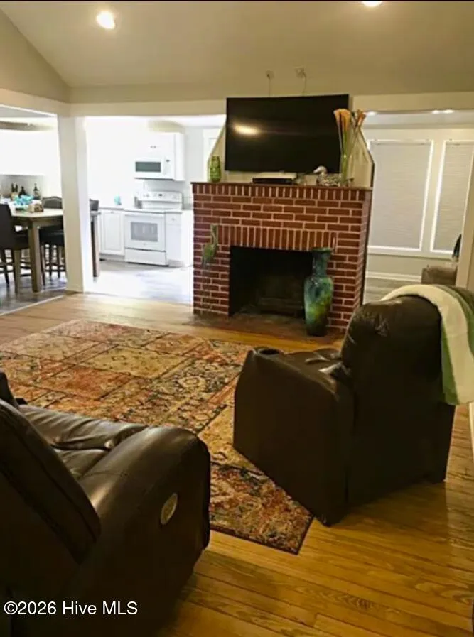 227 Colonial Beach Road Jarvisburg, NC 27947