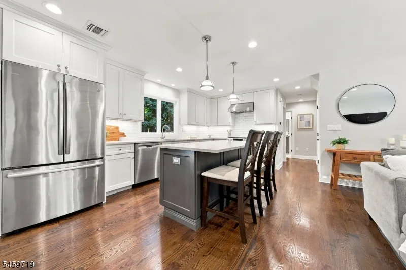 122 Spruce St Midland Park, NJ 07432