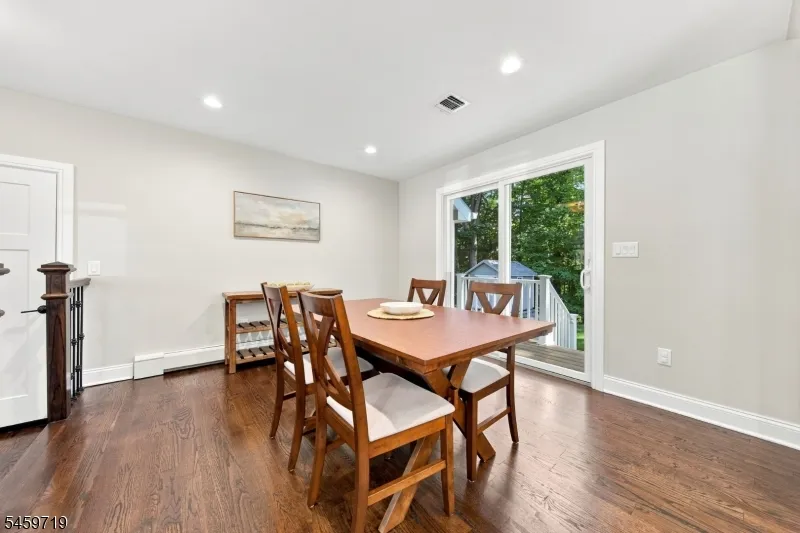 122 Spruce St Midland Park, NJ 07432