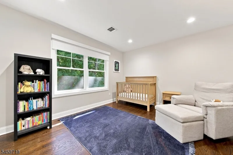 122 Spruce St Midland Park, NJ 07432