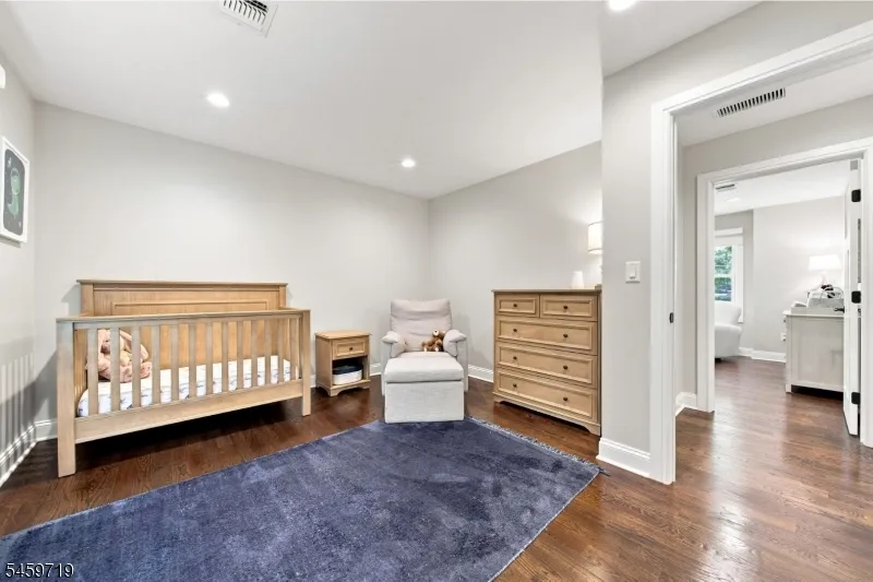 122 Spruce St Midland Park, NJ 07432