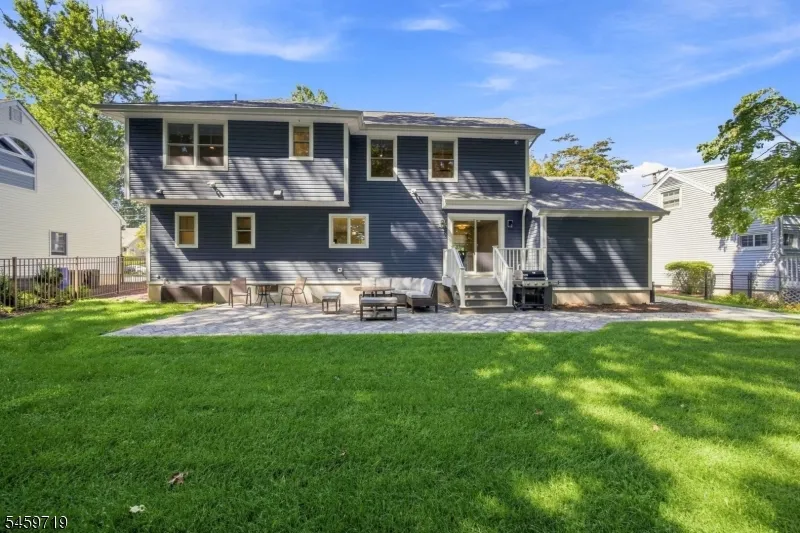 122 Spruce St Midland Park, NJ 07432
