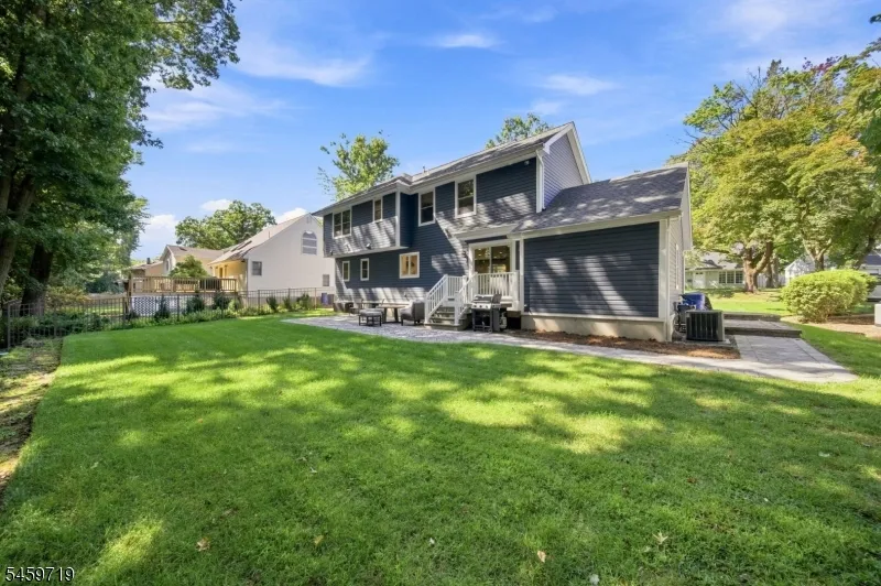 122 Spruce St Midland Park, NJ 07432