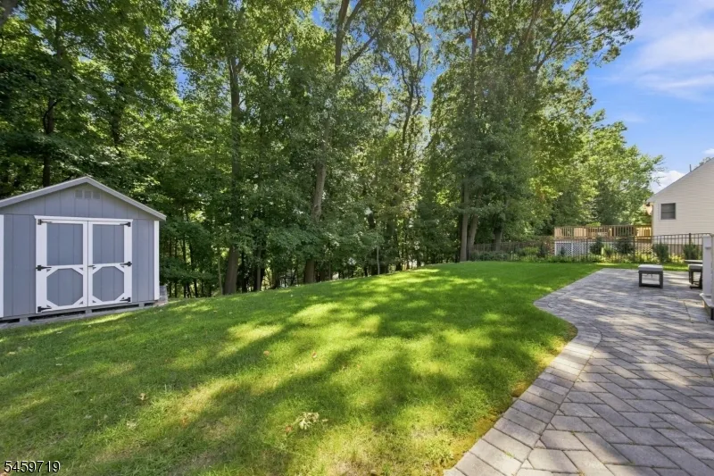 122 Spruce St Midland Park, NJ 07432