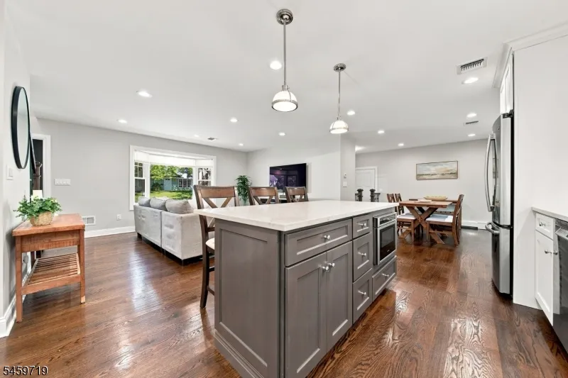 122 Spruce St Midland Park, NJ 07432