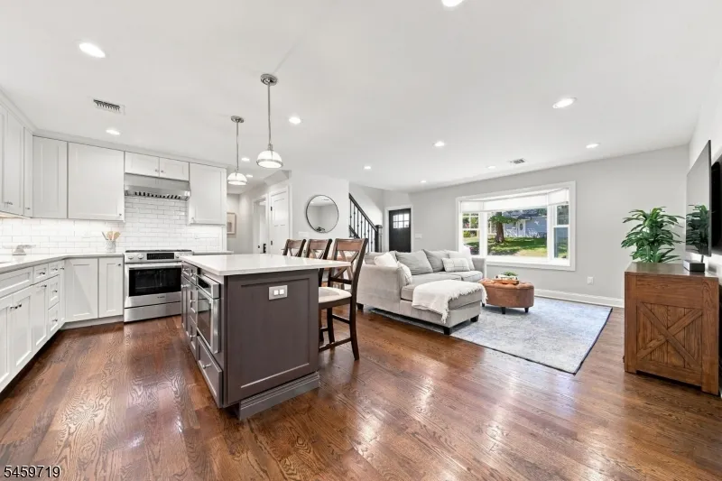 122 Spruce St Midland Park, NJ 07432