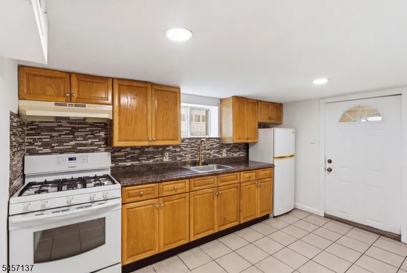 1 Park Pl North Brunswick, NJ 08902