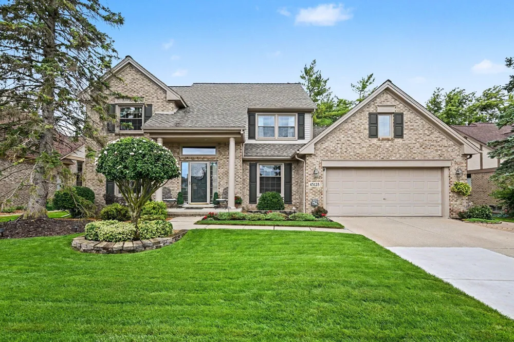 45128 Glengarry Road Canton Charter Township, MI 48188