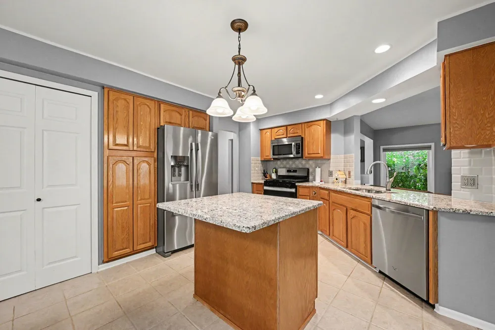 45128 Glengarry Road Canton Charter Township, MI 48188