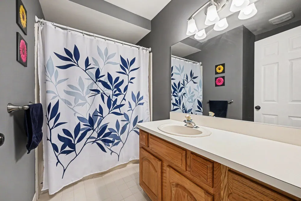 45128 Glengarry Road Canton Charter Township, MI 48188