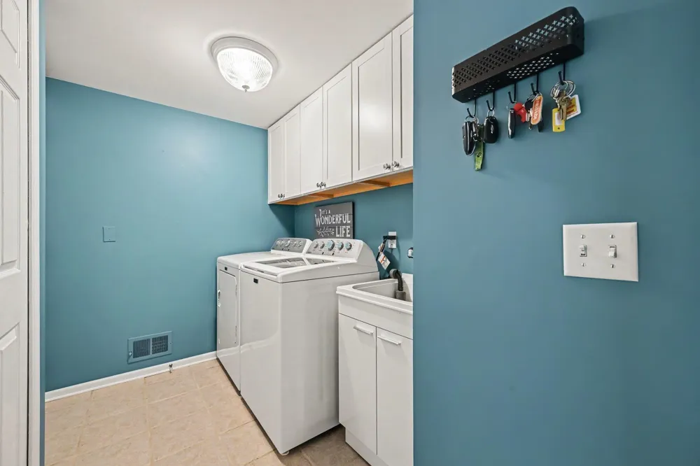 45128 Glengarry Road Canton Charter Township, MI 48188