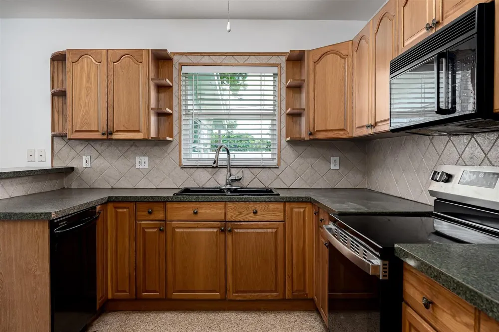 1225 CASABELLA DRIVE Bradenton, FL 34209