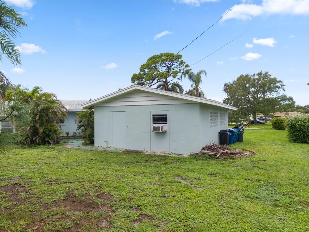 1225 CASABELLA DRIVE Bradenton, FL 34209