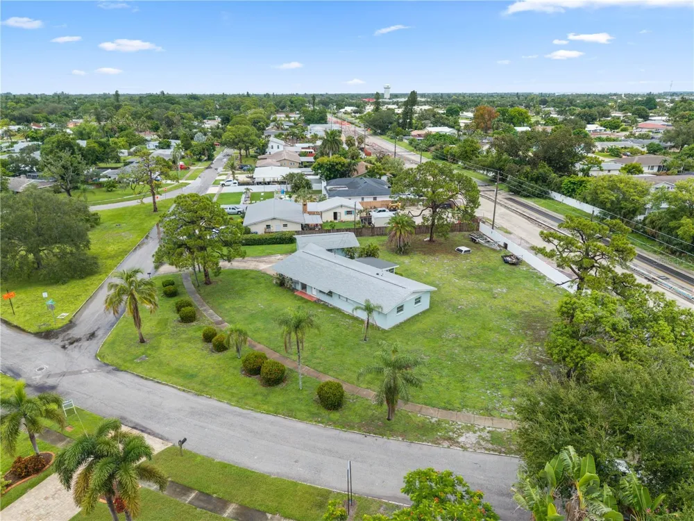 1225 CASABELLA DRIVE Bradenton, FL 34209