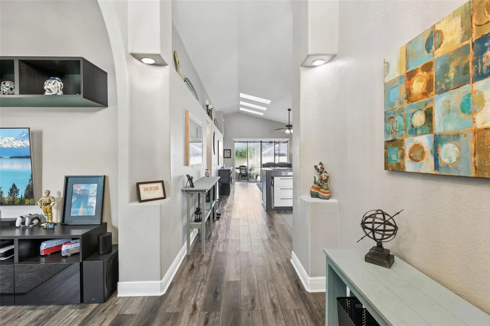725 HALLOWELL CIRCLE Orlando, FL 32828