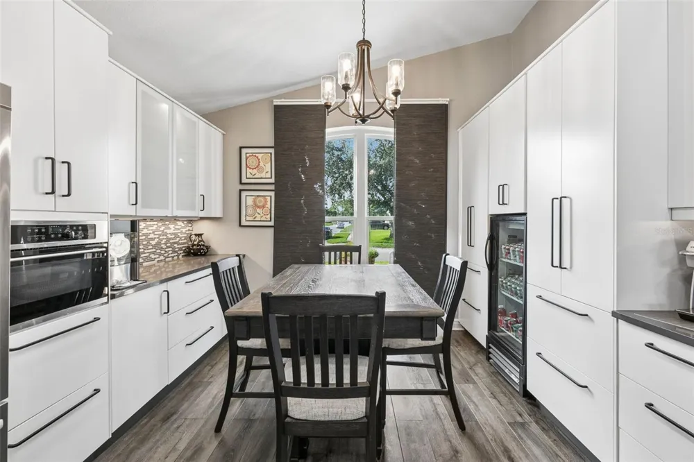 725 HALLOWELL CIRCLE Orlando, FL 32828