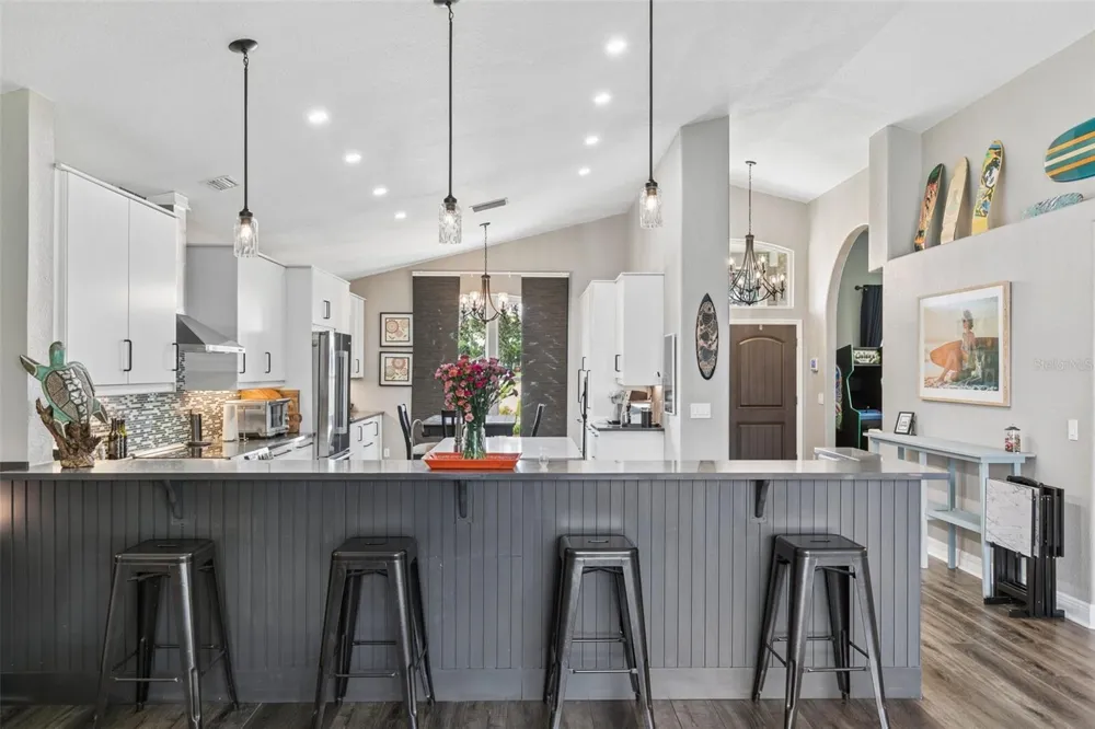 725 HALLOWELL CIRCLE Orlando, FL 32828