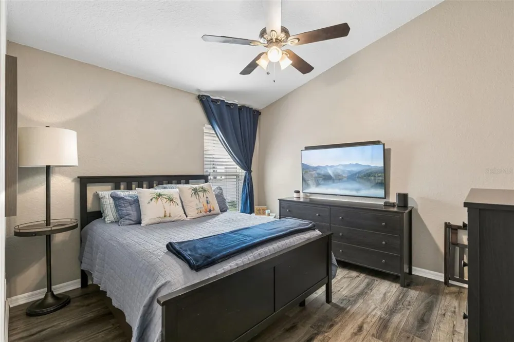 725 HALLOWELL CIRCLE Orlando, FL 32828