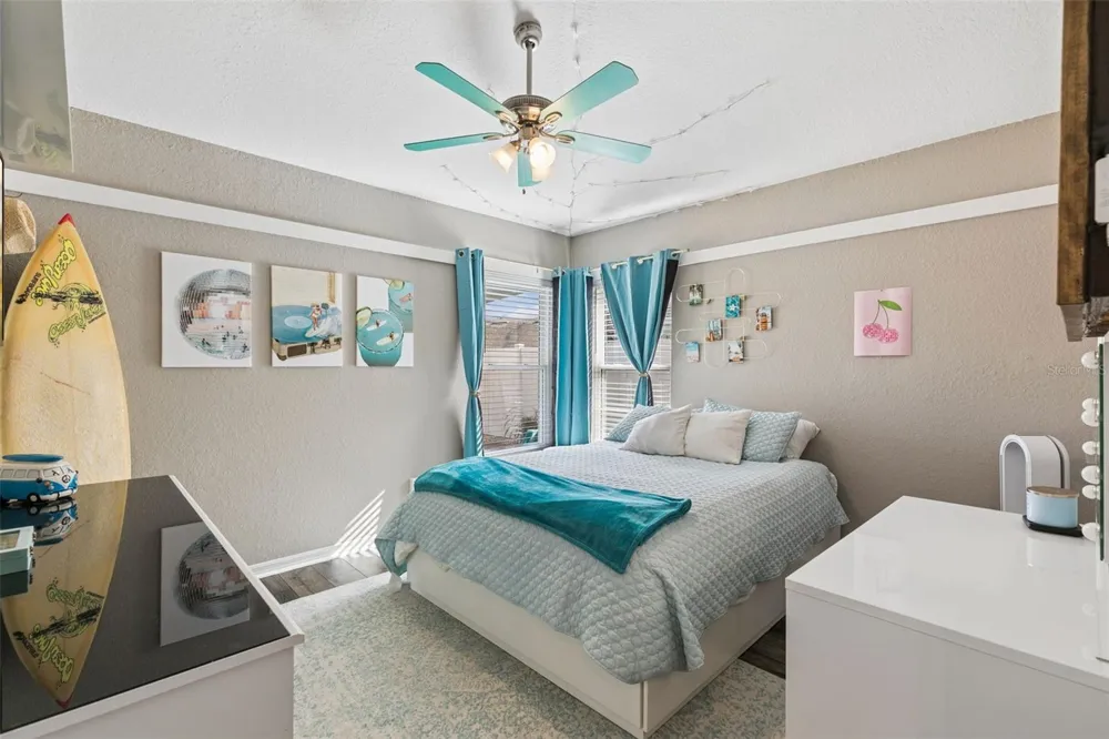 725 HALLOWELL CIRCLE Orlando, FL 32828
