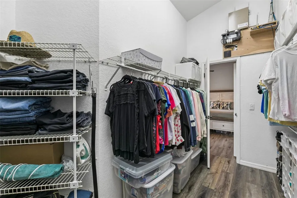 725 HALLOWELL CIRCLE Orlando, FL 32828
