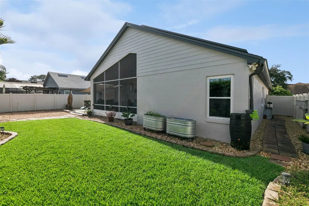 725 HALLOWELL CIRCLE Orlando, FL 32828