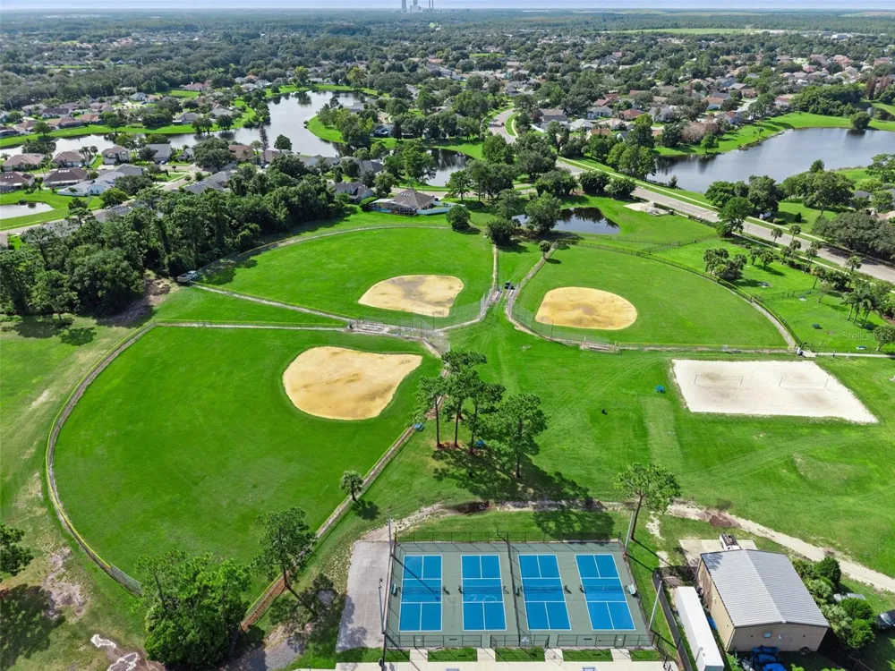 725 HALLOWELL CIRCLE Orlando, FL 32828