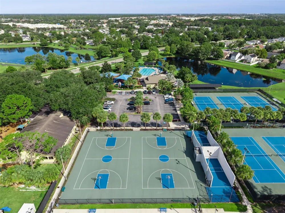 725 HALLOWELL CIRCLE Orlando, FL 32828