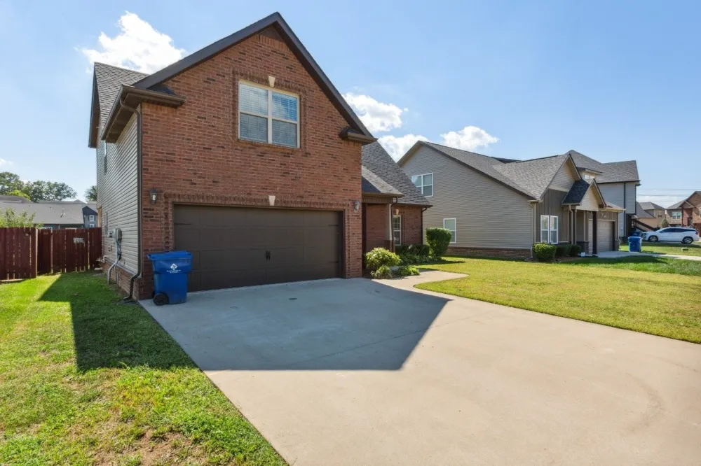 1275 Golden Eagle Way Clarksville, TN 37040