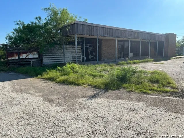 2732 E Main St. Eagle Pass, TX 78852
