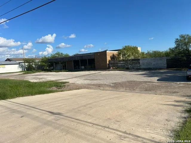 2732 E Main St. Eagle Pass, TX 78852