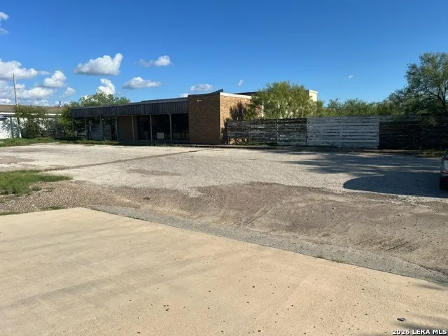 2732 E Main St. Eagle Pass, TX 78852