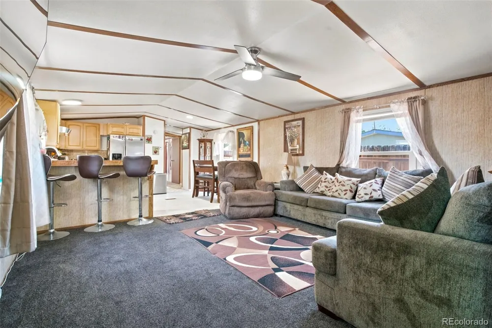 422 Willow Drive Lochbuie, CO 80603