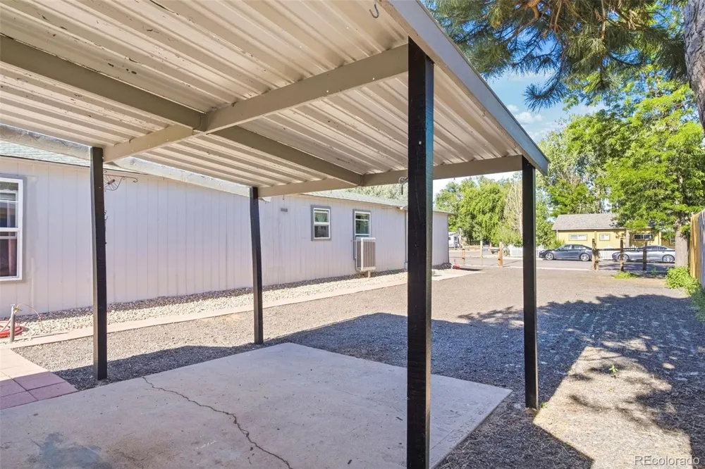 422 Willow Drive Lochbuie, CO 80603