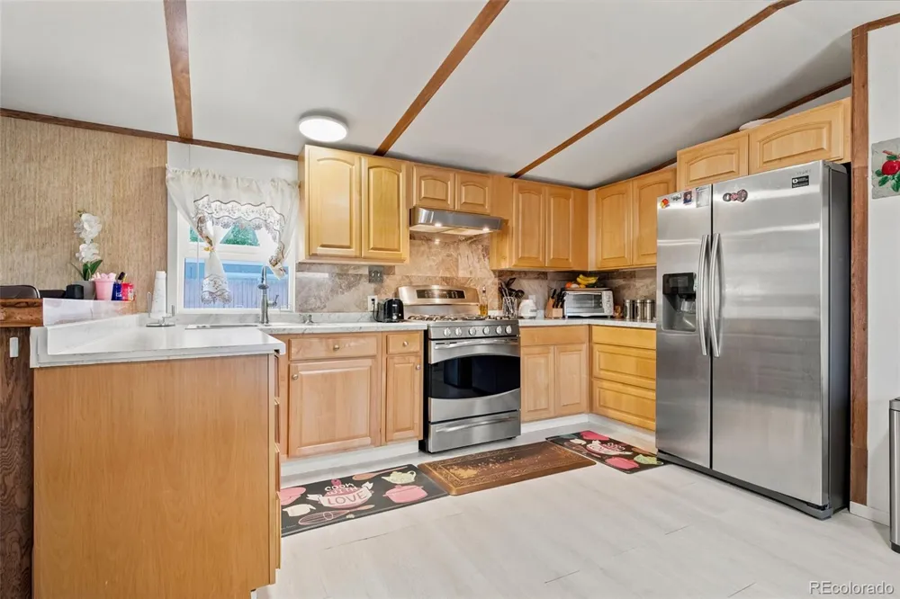 422 Willow Drive Lochbuie, CO 80603