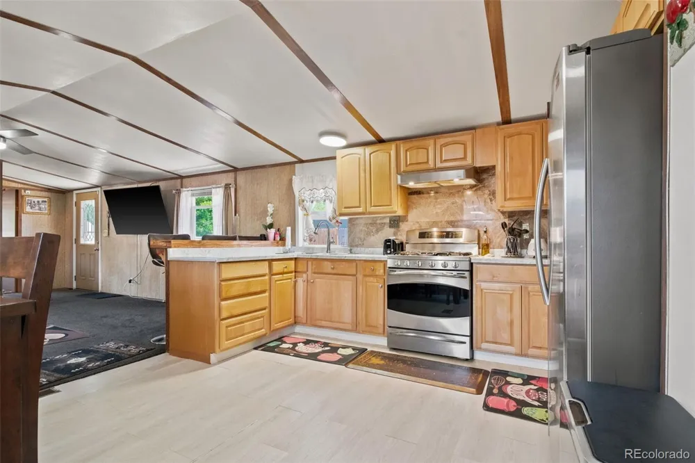 422 Willow Drive Lochbuie, CO 80603