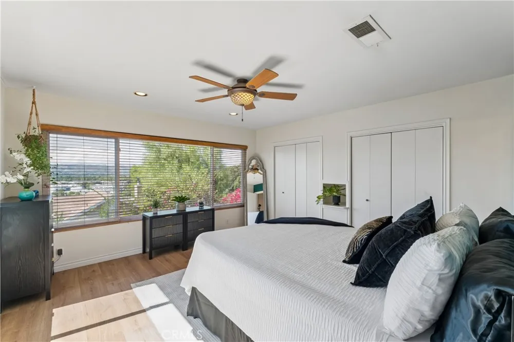 5365 Elvira Road Woodland Hills, CA 91364