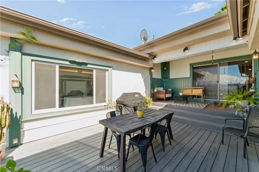 5365 Elvira Road Woodland Hills, CA 91364