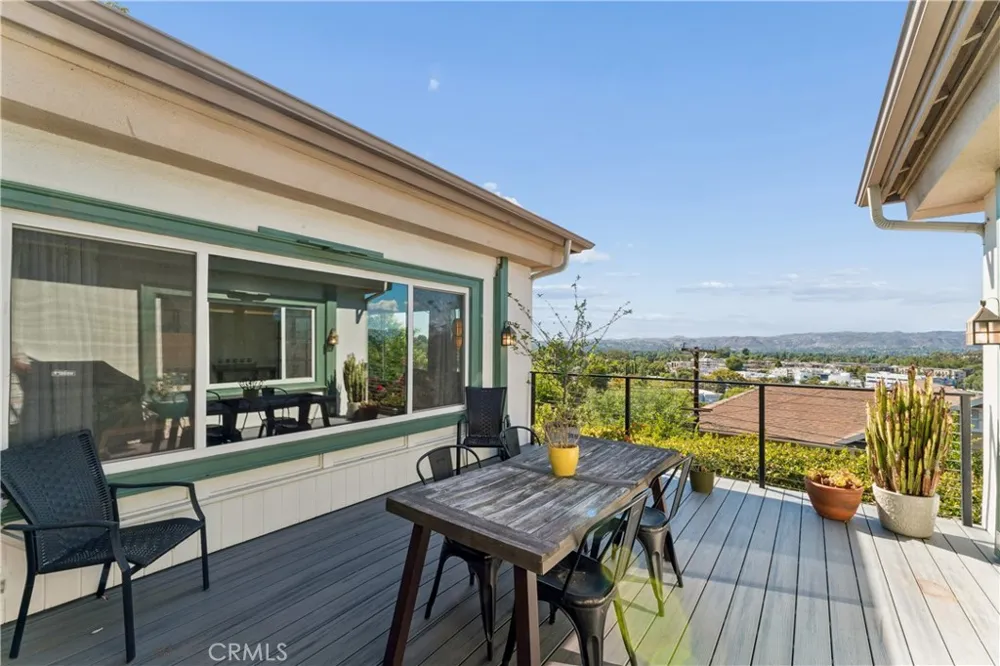 5365 Elvira Road Woodland Hills, CA 91364